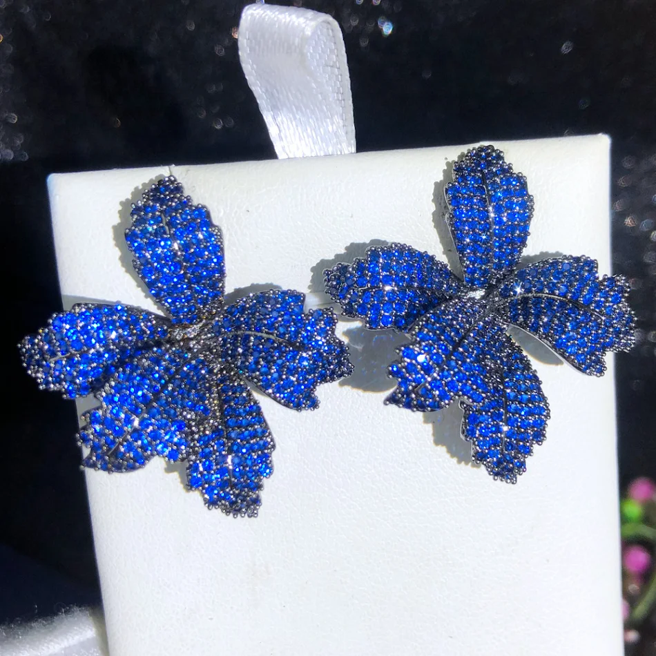 Boucles d'oreilles femme design simple et haute qualité. Élégance discrète, parfaites pour un style intemporel et raffiné.
