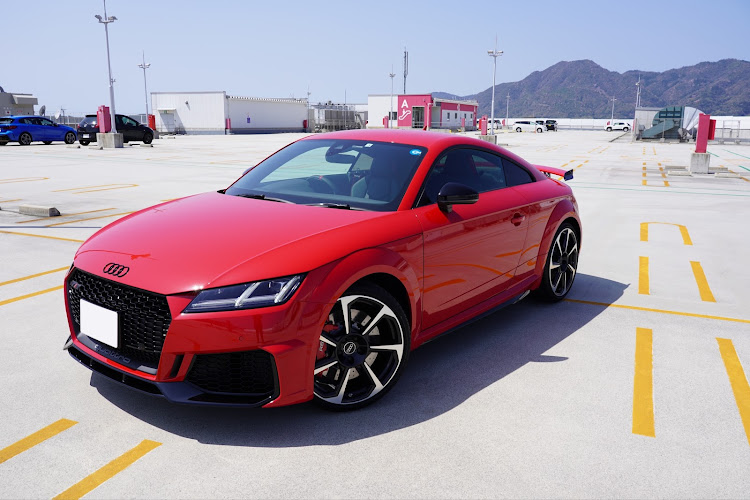 TT RS クーペのなかまさんが投稿したカスタム事例の投稿画像1枚目