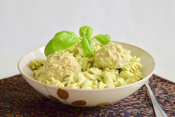 Turkey Meatballs with Zucchini Pesto Pasta
