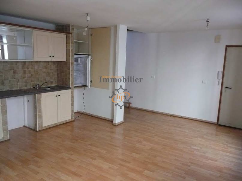 Location  appartement 3 pièces 60 m² à Saint-Affrique (12400), 445 €