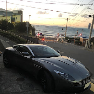 DB11 クーペ