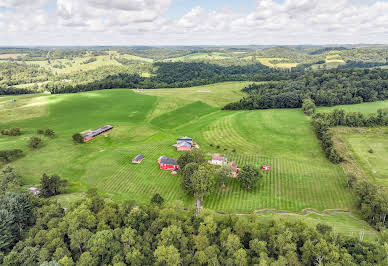 Corps de ferme avec jardin 1