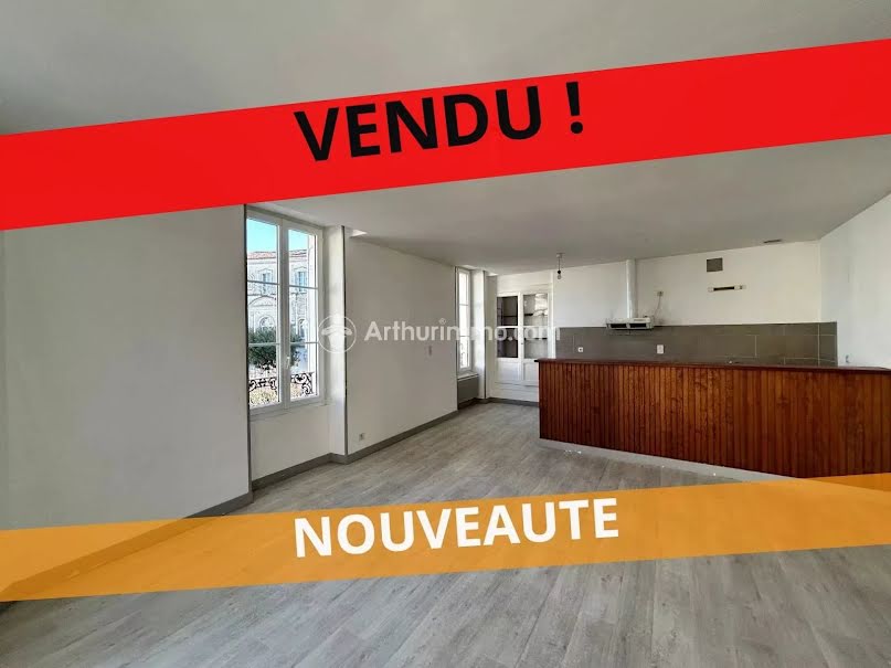 Vente locaux professionnels 6 pièces 145 m² à Matha (17160), 216 275 €