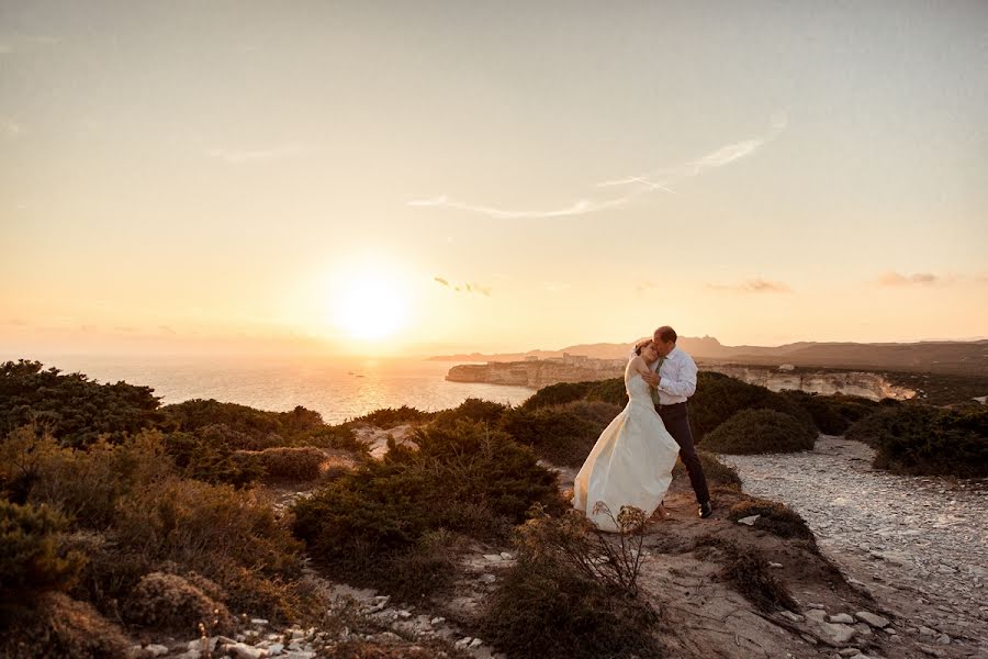 Wedding photographer Caroline GILLES (gilles). Photo of 17 April 2015