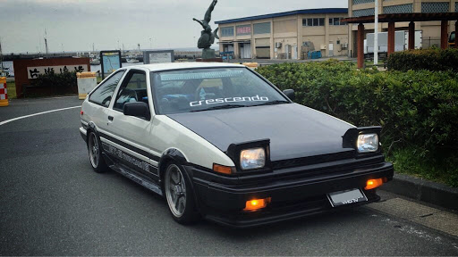 大きなワレなどはありませんがAE86 トレノ 後期 フロントウインカーポジション