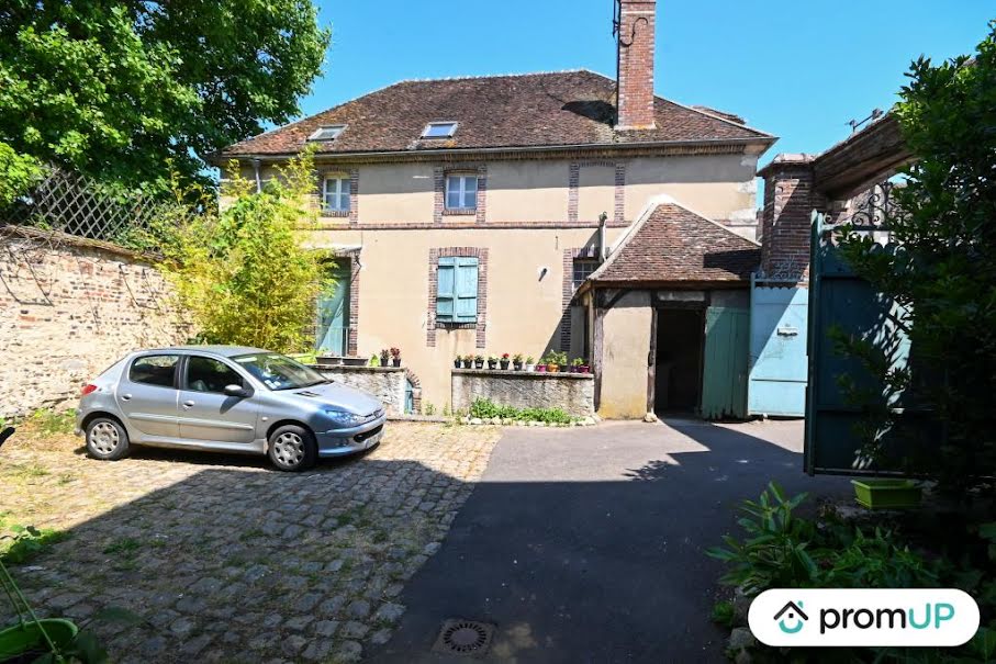 Vente maison  255 m² à Villeneuve-sur-Yonne (89500), 201 000 €