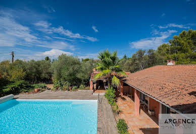 Villa with pool and terrace 3