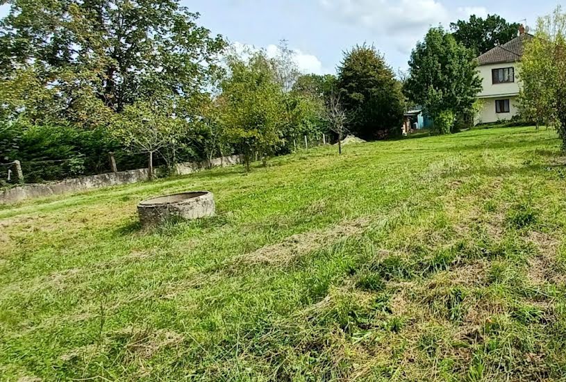  Vente Terrain à bâtir - 738m² à Bourbon-l'Archambault (03160) 