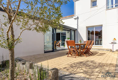 House with pool and terrace 3