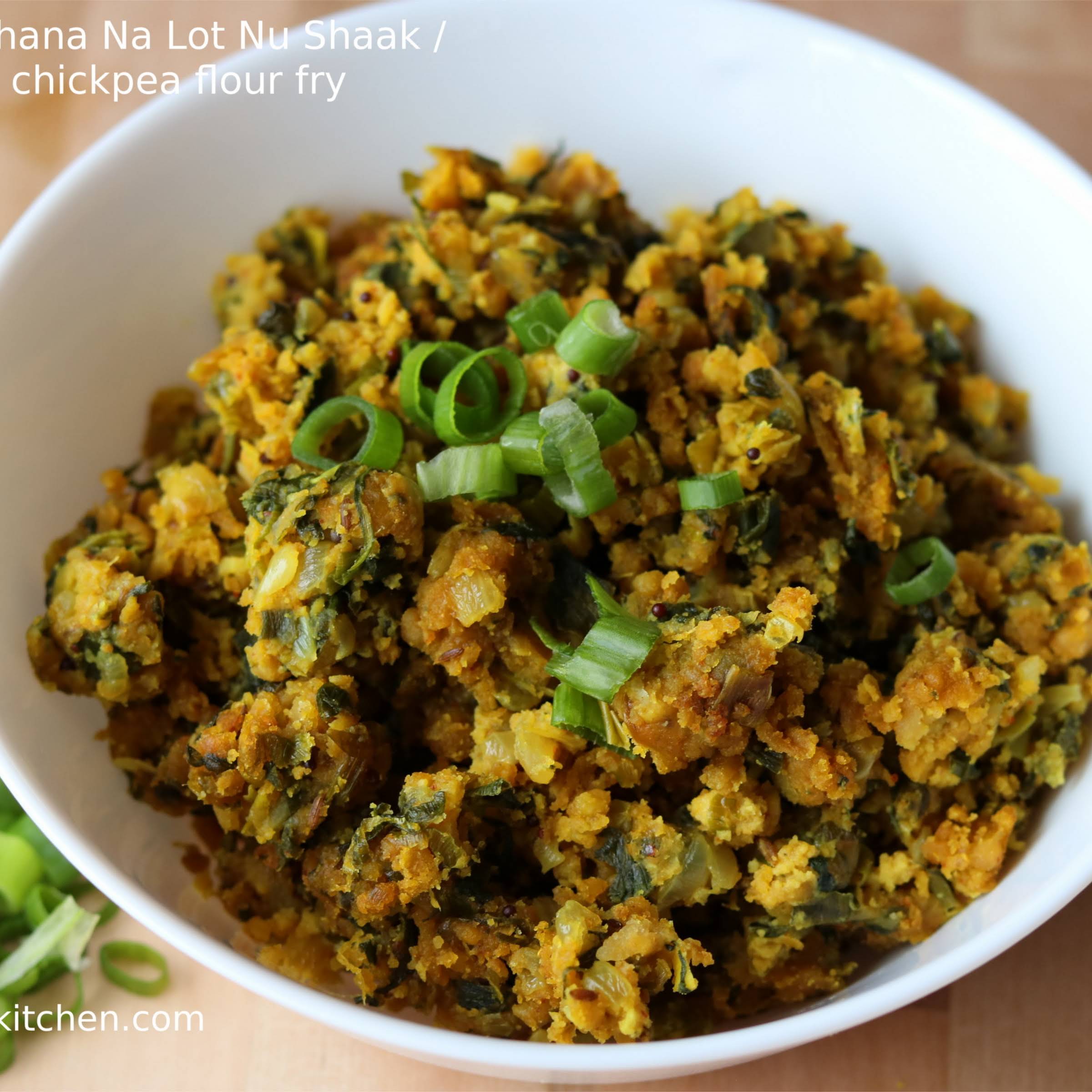 Lila Kanda Chana Na Lot Nu Shaak/Spring Onion Chickpea Flour Fry/Kandacha Patichya Zunka