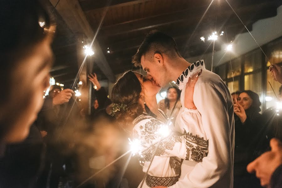 Wedding photographer Elena Radion (helencurly). Photo of 25 July 2018