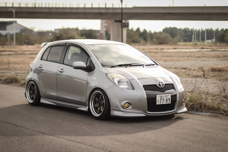 ヴィッツのncp91・ヴィッツ・S1C・シェブロンしか勝たん・スーパースターに関するカスタム事例の投稿画像1枚目