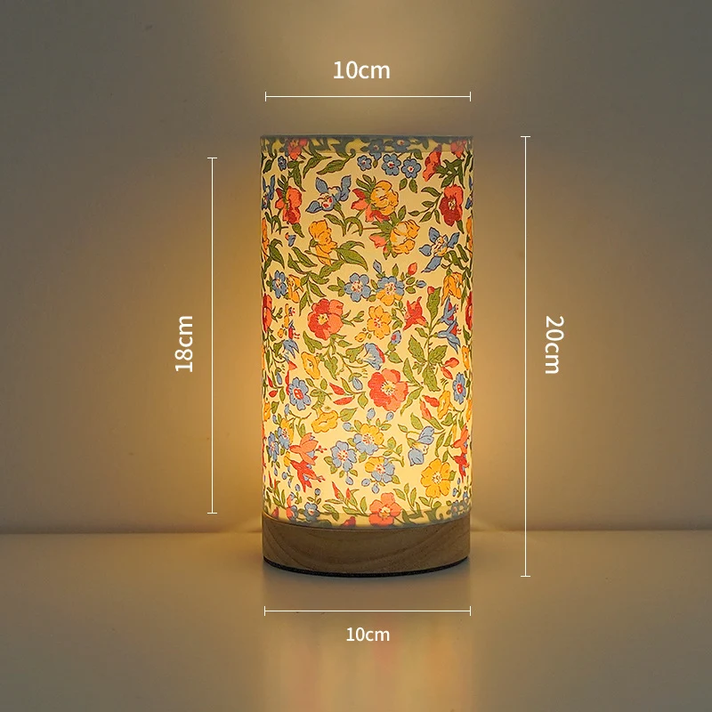 Lampe de table créative en tissu pour étude et chambre. Parfaite pour l'étude et un sommeil réparateur. Crée une ambiance douce et relaxante.