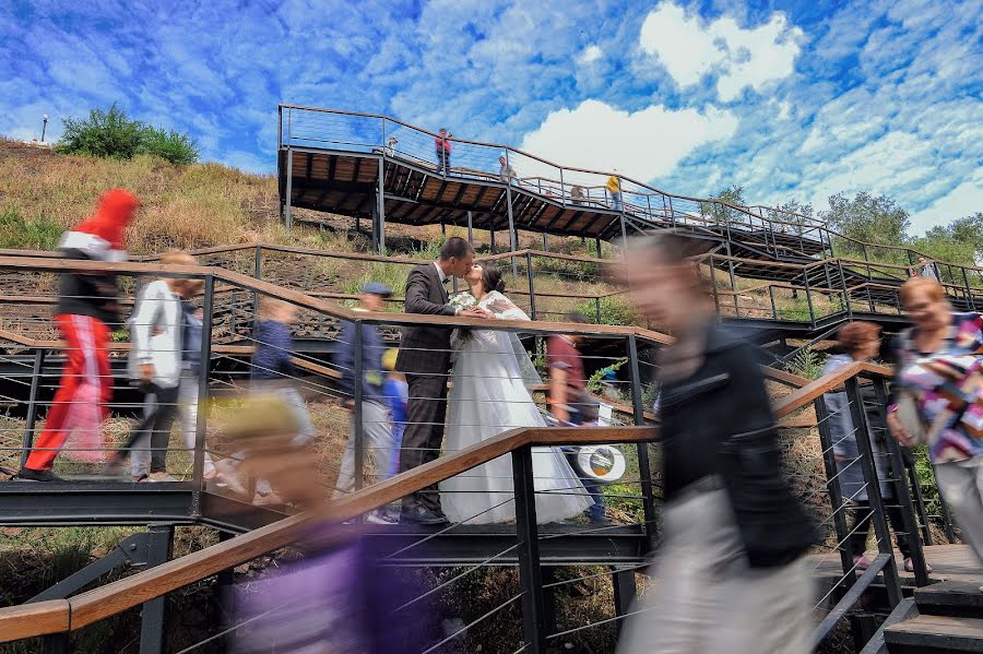 Fotógrafo de casamento Artem Grebenev (grebenev). Foto de 3 de setembro 2020