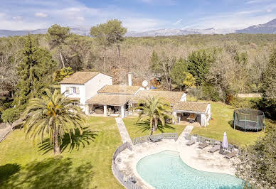 Maison avec piscine et jardin 2