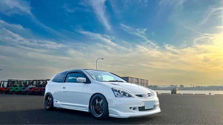 シビックタイプRのシビックタイプR・シビックタイプR EP3・ホイール交換に関するカスタム事例の投稿画像1枚目
