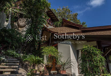 Villa with pool and terrace 3