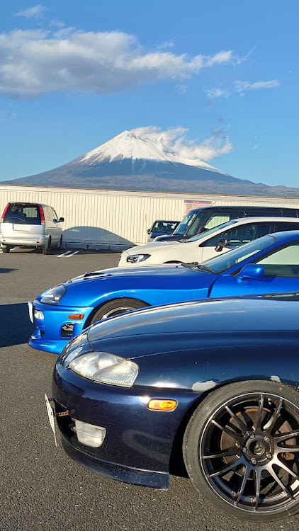 ソアラのセンターキャップ早くつけろ・塗装中・ガードレールホワイト・オフ会のお知らせ・今年はお世話になりましたに関するカスタム事例の投稿画像1枚目