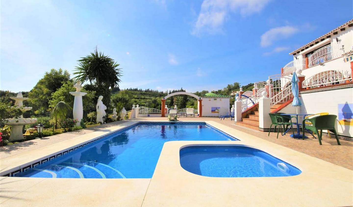 House with pool and terrace Estepona