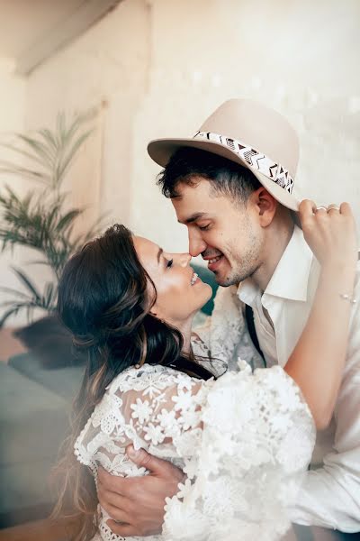 Wedding photographer Alina Ovsienko (ovsienko). Photo of 28 April 2019