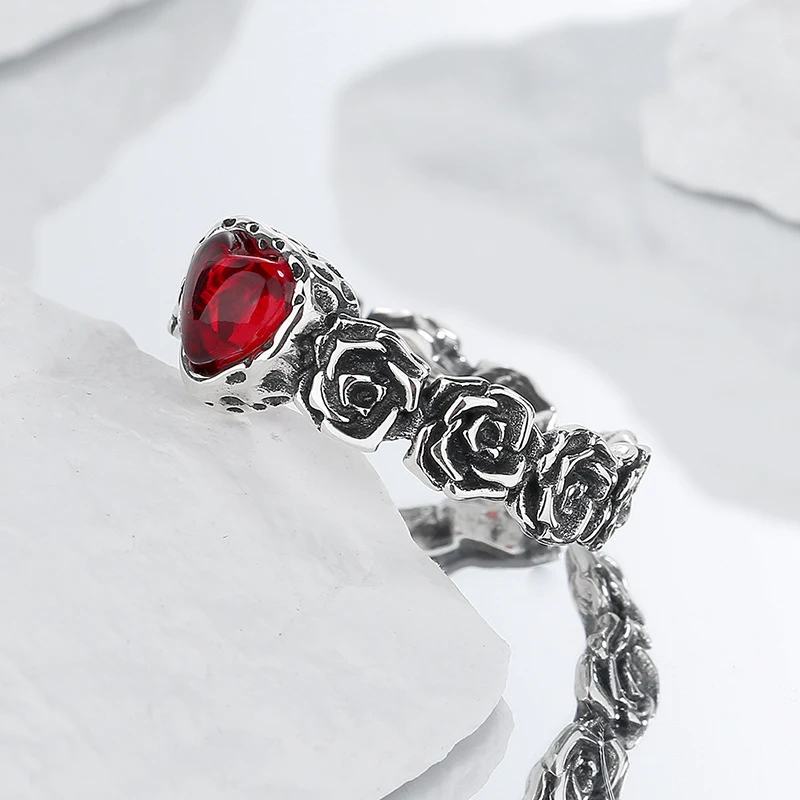 Vintage Rose S925 zilveren hartring met rode zirkonia voor meisjes, vintage, heavy industry fashion. Exclusief en trendy.