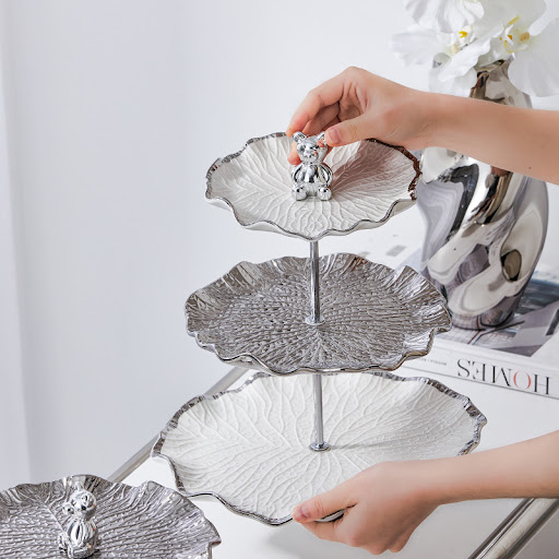 Title 4, Ceramic Skewer Heart Plate Cake Stand, a three-...