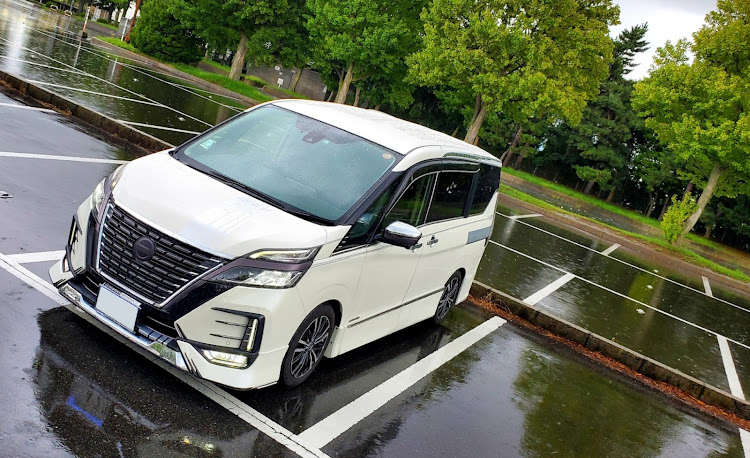 セレナのセレナC27・DIY・お盆休み最終日・メキメキ大作戦～いくぜー！に関するカスタム事例の投稿画像1枚目