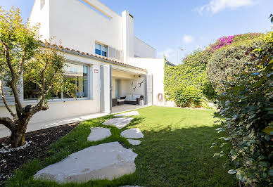 House with pool and terrace 5