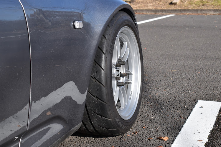 S2000のフロントフェンダーで魅せろ！・RPF1・シバタイヤに関するカスタム事例の投稿画像1枚目