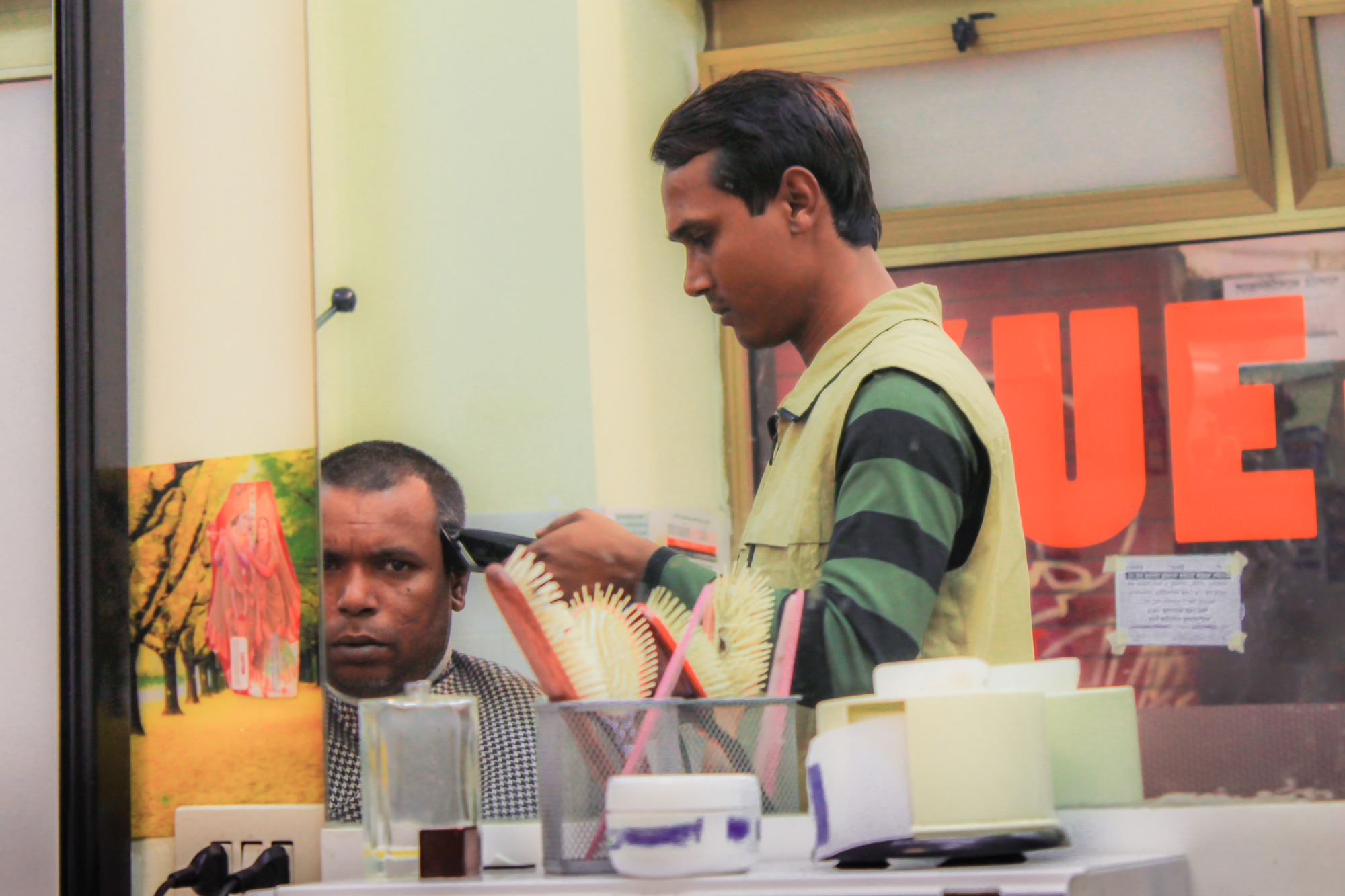 BANGLA BARBER SHOP IN ROME di massimopodio