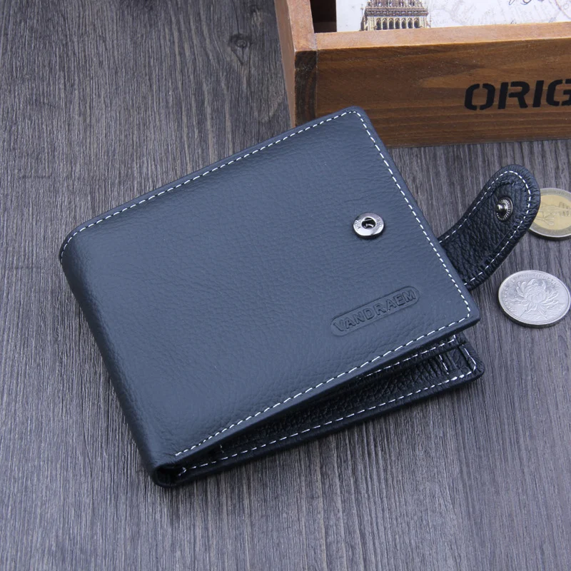 Muški novčanik od prave kože, kratak, retro dizajn sa kopčom za američki dolar. Klasičan stil za svakodnevnu upotrebu, idealan za keš i kartice.