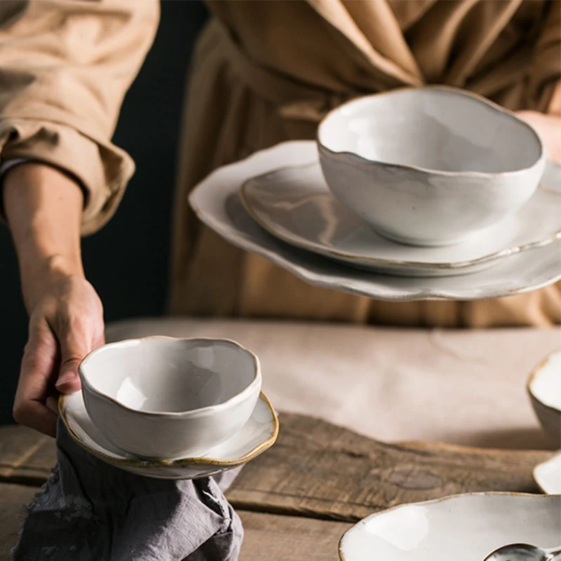 Onregelmatig keramisch servies