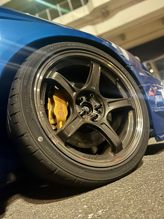 インプレッサ WRX STIのホイール交換・車高調整・ドライブ・DIYに関するカスタム事例の投稿画像1枚目