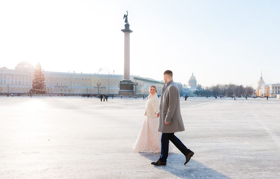 Fotógrafo de casamento Yuliya Borisova (juliasweetkadr). Foto de 24 de dezembro 2021