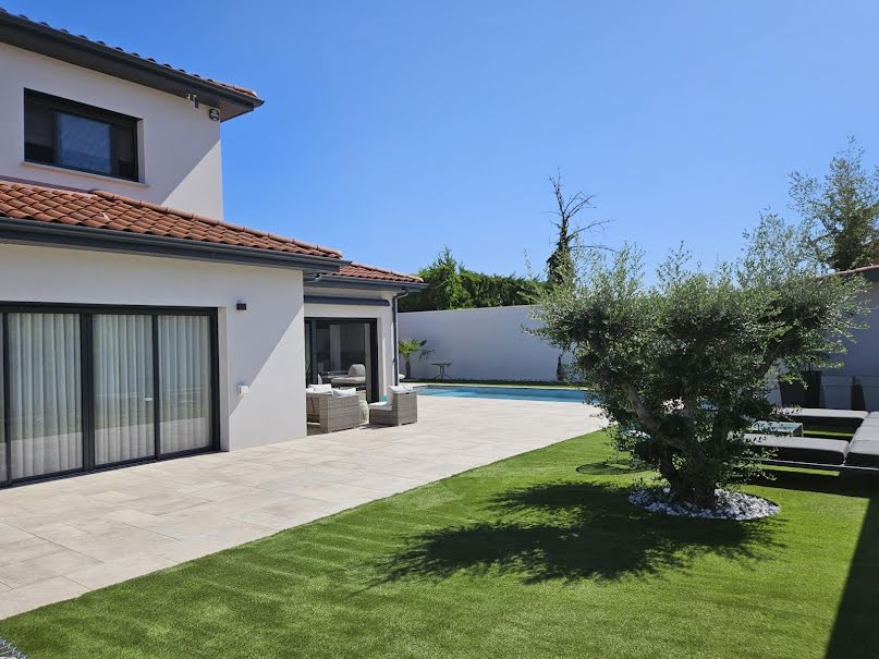 Vente maison 6 pièces 183 m² à Venissieux (69200), 825 000 €