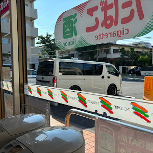 ハイエースバン TRH200V