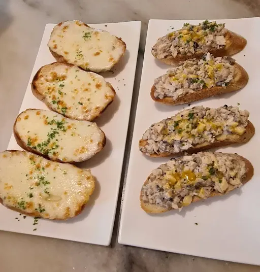 Non Veg Stuffed Garlic Bread