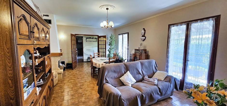 Vente villa 7 pièces 185 m² à Valreas (84600), 312 700 €