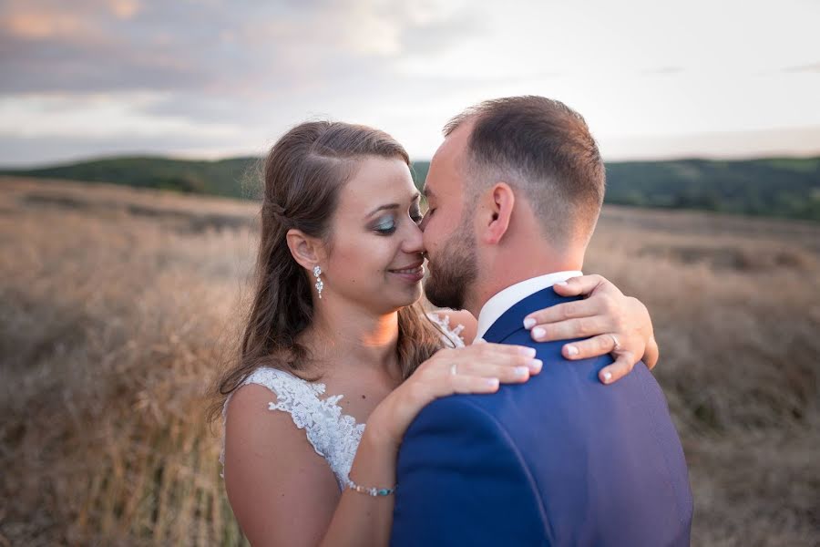 Fotógrafo de casamento Attila Firling (firlingpictures). Foto de 3 de março 2019