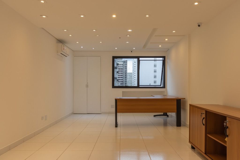 Linda Sala Comercial Clínica Consultório Escritório Para Alugar, 32m² por R$ 2.845/mês - Rua Joaquim Floriano 888 - Itaim Bibi - São Paulo/SP - SA0299