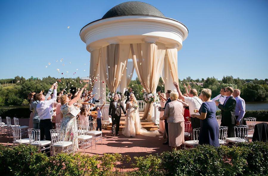 Wedding photographer Oleg Saliy (elifestudios). Photo of 19 December 2018