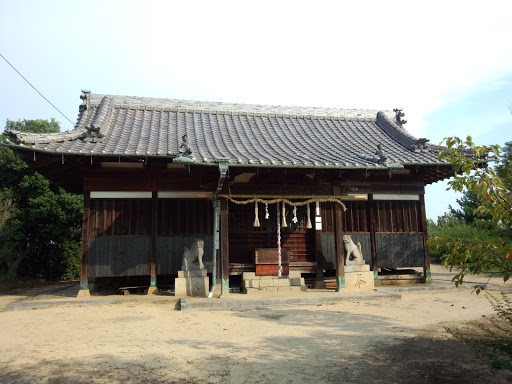 諏訪神社の拝殿