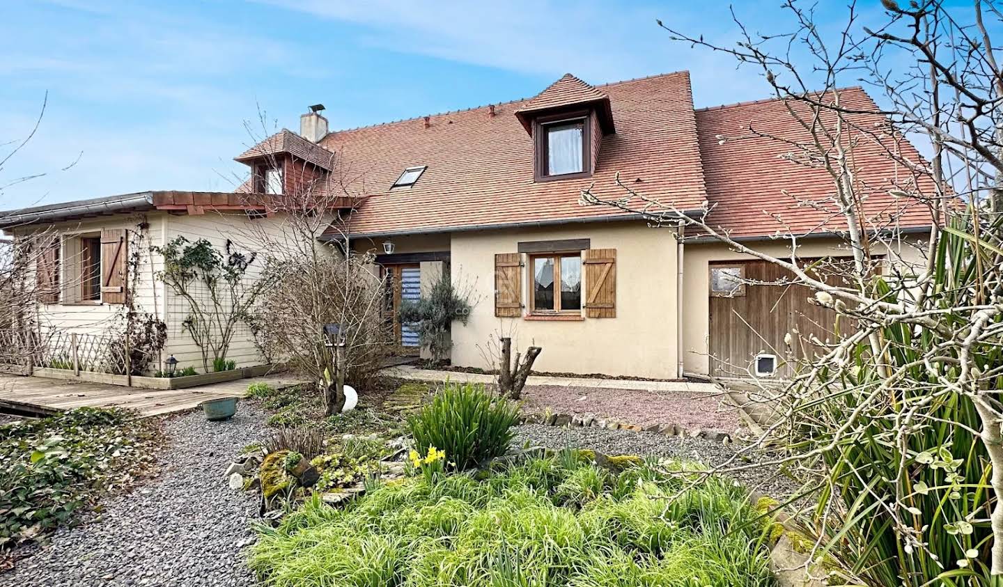 House with pool Saint-Gatien-des-Bois