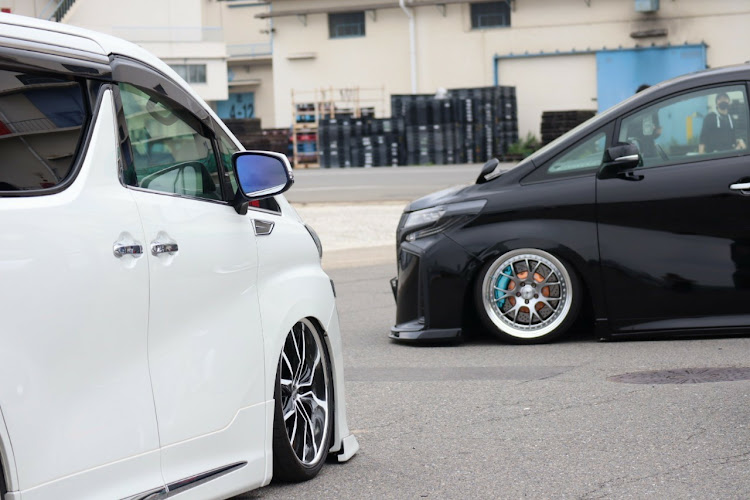 アルファードのいつもイイネ&コメントありがとうございます🙇‍♂️・稲永埠頭・楽しい時間・オフ会に関するカスタム事例の投稿画像4枚目