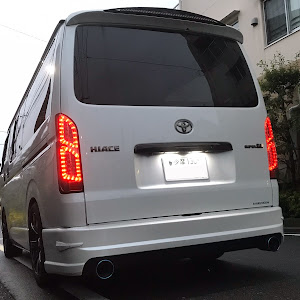 ハイエースバン TRH200V