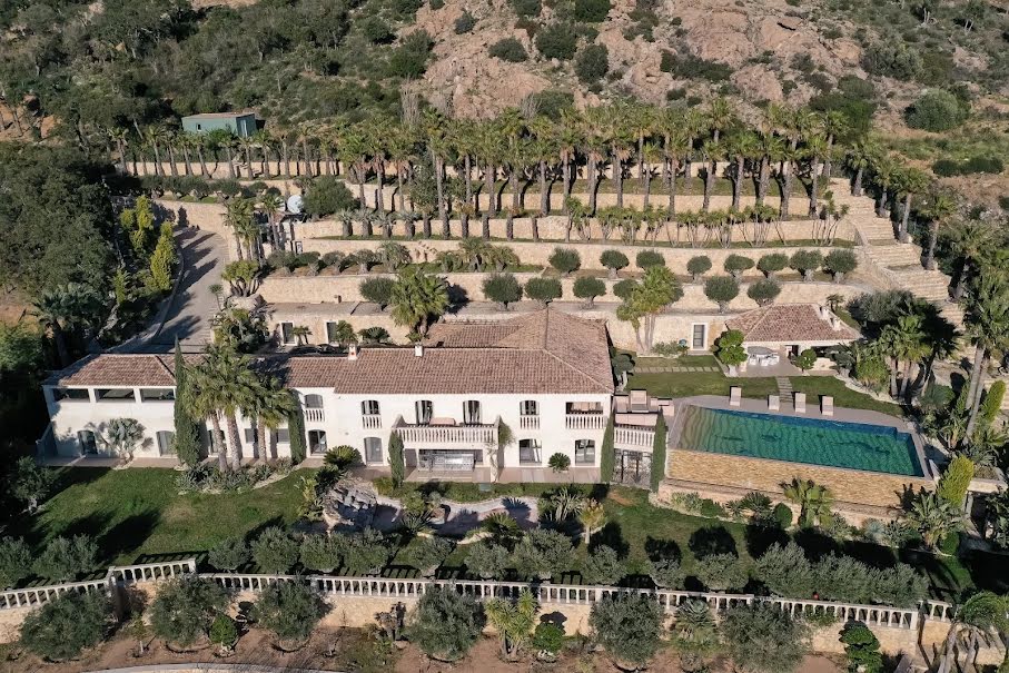 Vente propriété  578 m² à Grimaud (83310), 16 000 000 €