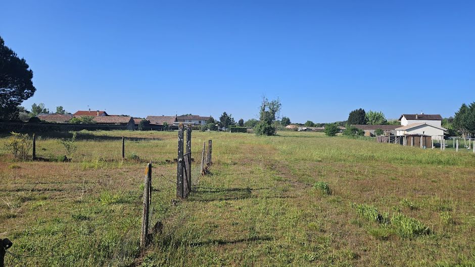 Vente terrain  11479 m² à Mont-de-Marsan (40000), 137 000 €