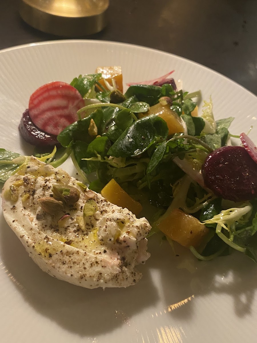 Beet & buratta salad