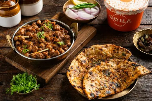 Amritsari Chole With 1 Stuffed Kulcha