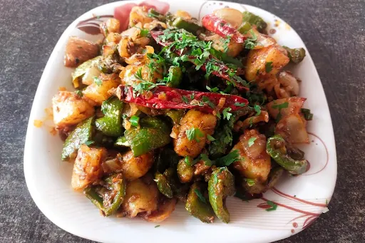 Aloo Capsicum Dry